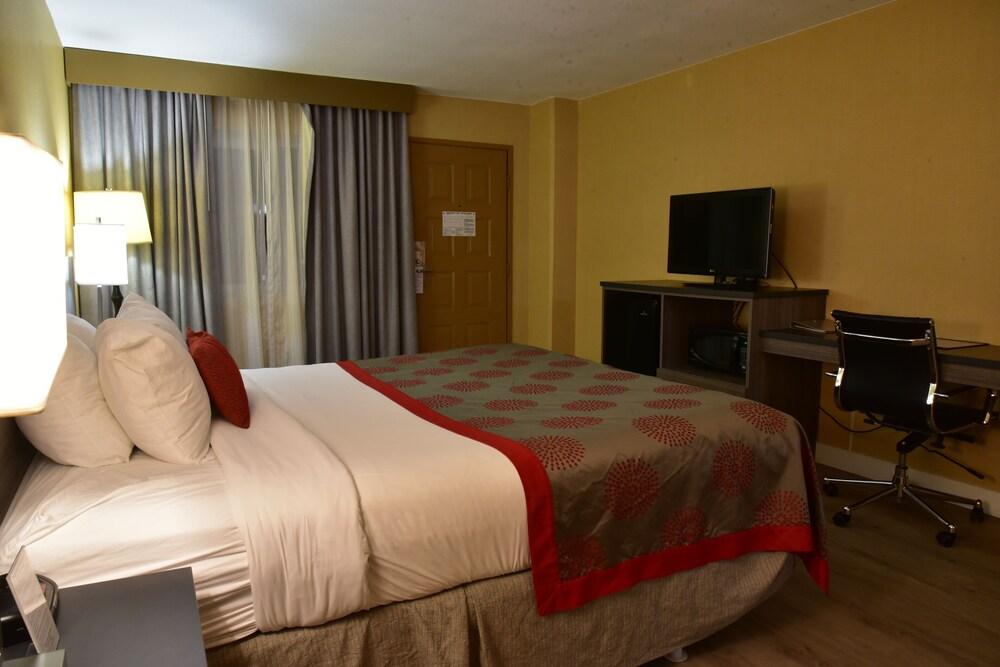 Ramada By Wyndham San Diego National City Exterior foto