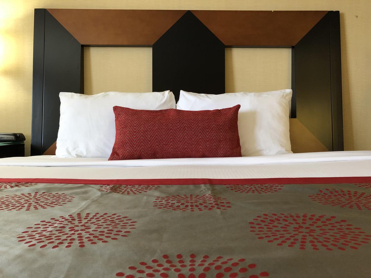 Ramada By Wyndham San Diego National City Exterior foto